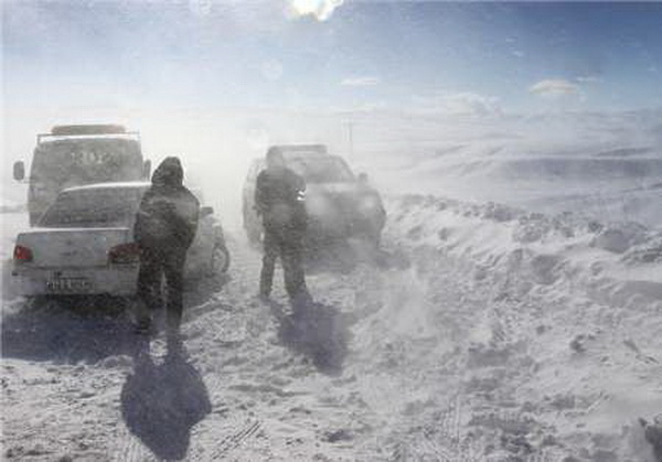 بسته شدن مسیر مهاباد – بوکان بر اثر برف و کولاک