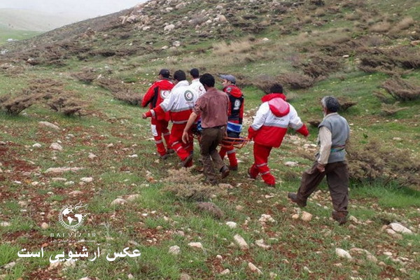 نوجوان مارگزیده در ارتفاعات پیرانشهرتوسط نیروهای امدادی از مرگ نجات یافت