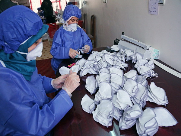 روزانه بیش از ۲هزار ماسک و لباس ایزوله در شهرستان بانه تولید می شود