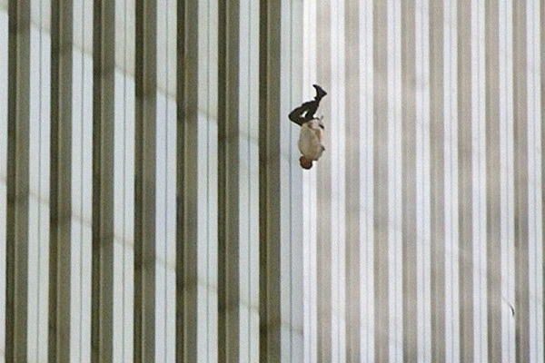 پریدن مردی از برج تجارت جهانی در حملات ۱۱ سپتامبر