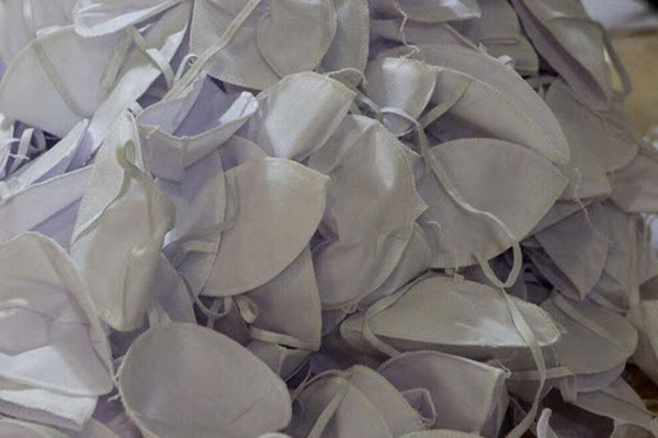 ۲۰ هزار ماسک رایگان در بین نیازمندان کردستانی توزیع شد