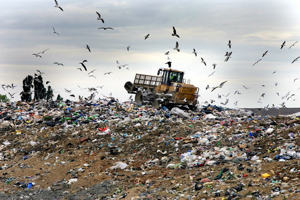 زباله شهر مهاباد از ابتدای آذرماه به سایت جدید در محور مهاباد-میاندوآب منتقل می‌شود
