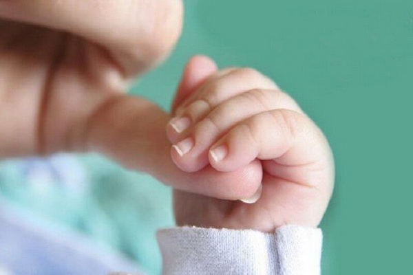 نوزاد سالم از مادر کرونایی در پیرانشهر متولد شد