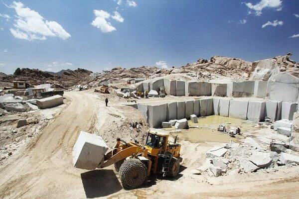 دو خبر تولیدی صنعتی پیرانشهر/۱۴ معدن سنگ‌های تزیینی در پیرانشهر فعال است