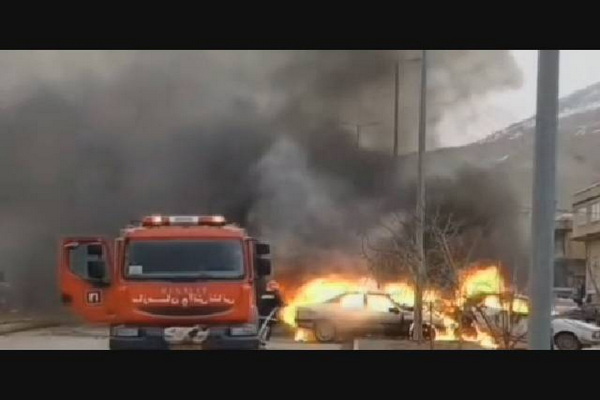 تصادف زنجیره ای در بانه موجب آتش گرفتن خودروها شد