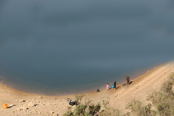 فراخوان عمومی به منظور پاکسازی حاشیه دریاچه ی سد مهاباد