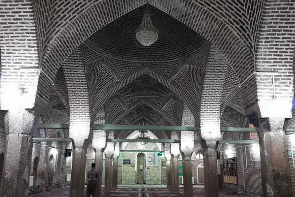 مسجد جامع مهاباد مرمت می‌شود