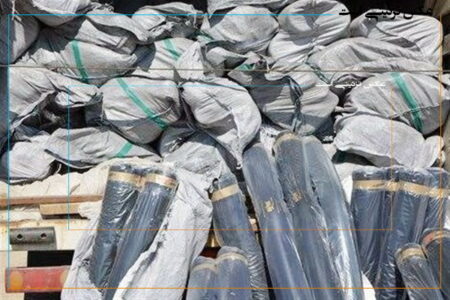 بیش از ۳ هزار ثوب انواع البسه قاچاق در مهاباد کشف شد