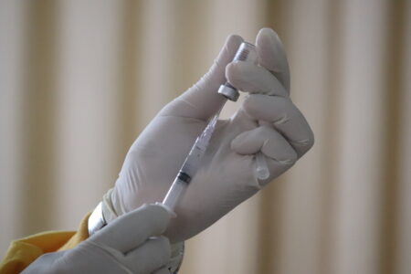 بیش از ۴۰۰ هزار دُز واکسن کرونا در مهاباد تزریق شده است