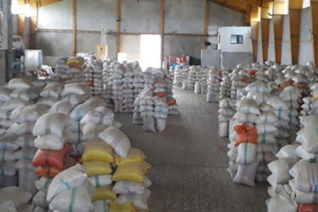 توزیع بیش از ۵۰ تن کالای اساسی در روستاهای مهاباد