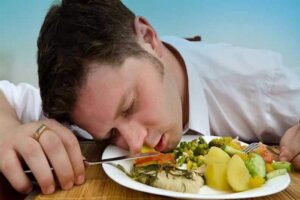 خواب‌ آلودگی پس از غذا یا کمای غذا