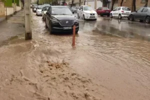 بارش باران در مهاباد موجب گرفتگی معابر شد
