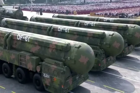 چین برای نخستین بار از توان سه‌گانه هسته‌ای خود رونمایی کرد