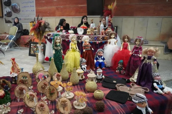 برپایی نمایشگاه صنایع دستی بانوان مهابادی