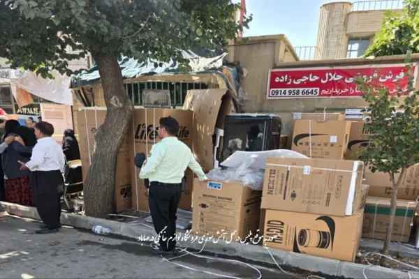 حضور به موقع پلیس در محل آتش‌سوزی فروشگاه لوازم خانگی در مهاباد