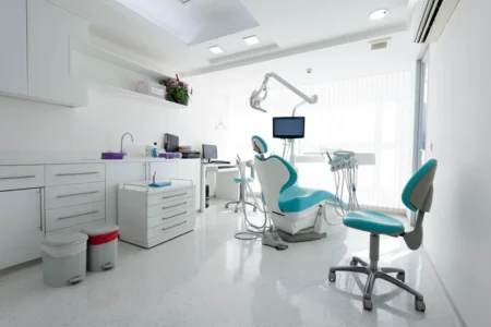 مهروموم ۳ مرکز غیرمجاز سلامت در مهاباد