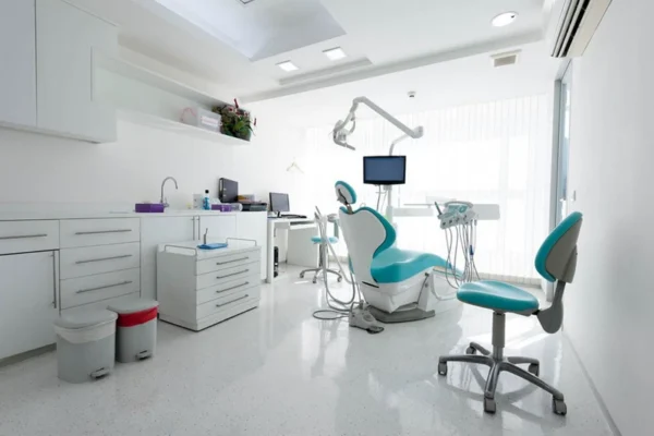 مهروموم ۳ مرکز غیرمجاز سلامت در مهاباد